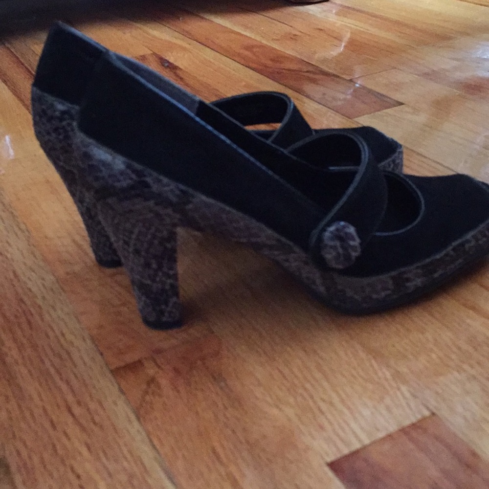 Black suede and snakeskin heels - Picture 2 of 4